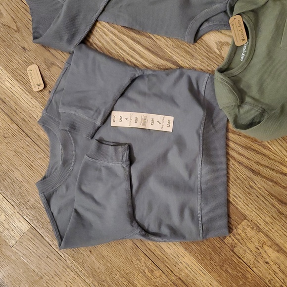 4 Gray and Green Baby Clothing Set - Picture 5 of 5